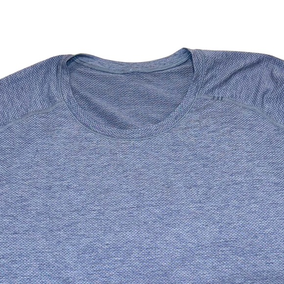 LULULEMON Athletica men’s license to train blue moisture wick shirt size XL - Picture 9 of 17